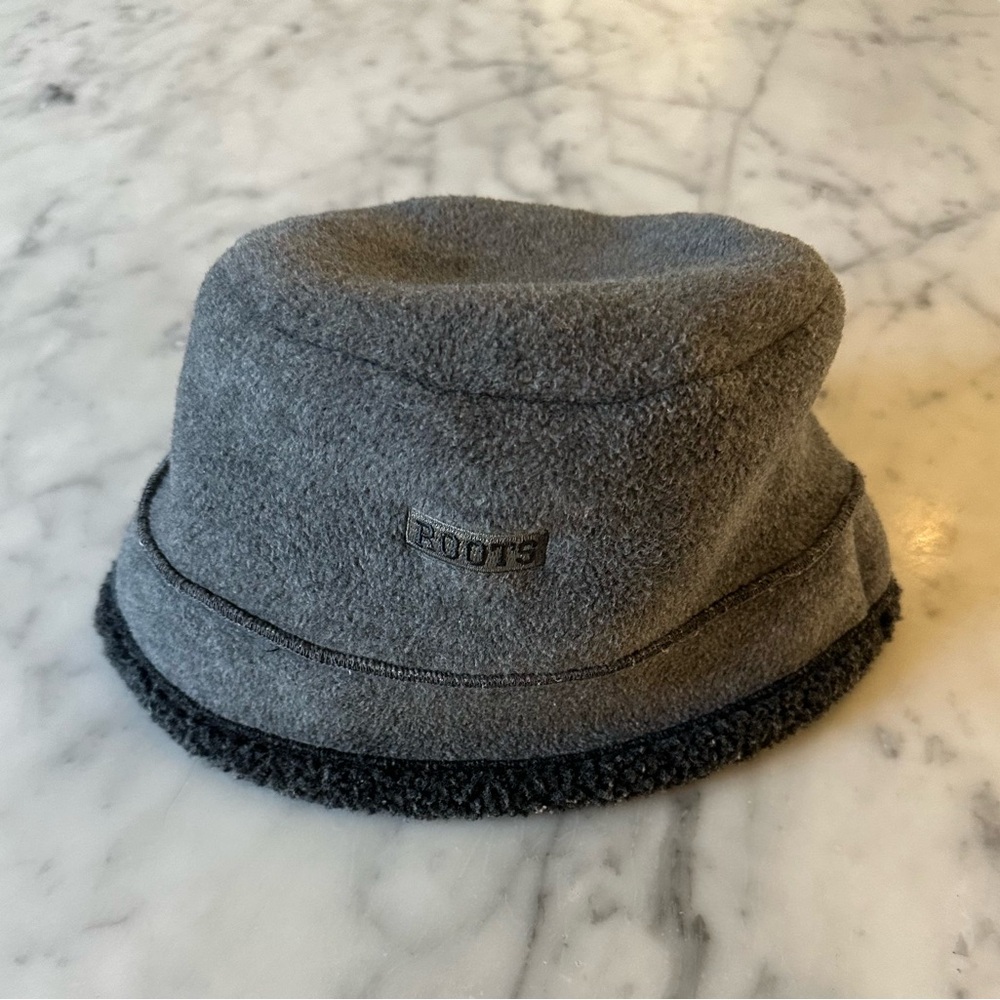 ROOTS CANADA Grey Bucket Style Winter Hat - Unisex